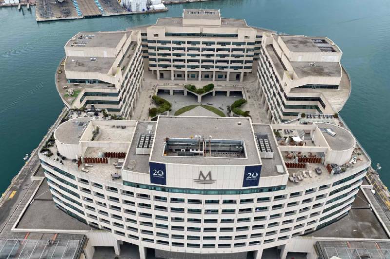 hotel marina